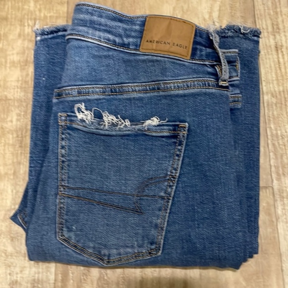American Eagle Distressed‎ SUPER-HI-RISE Flare Jeans Size 4
